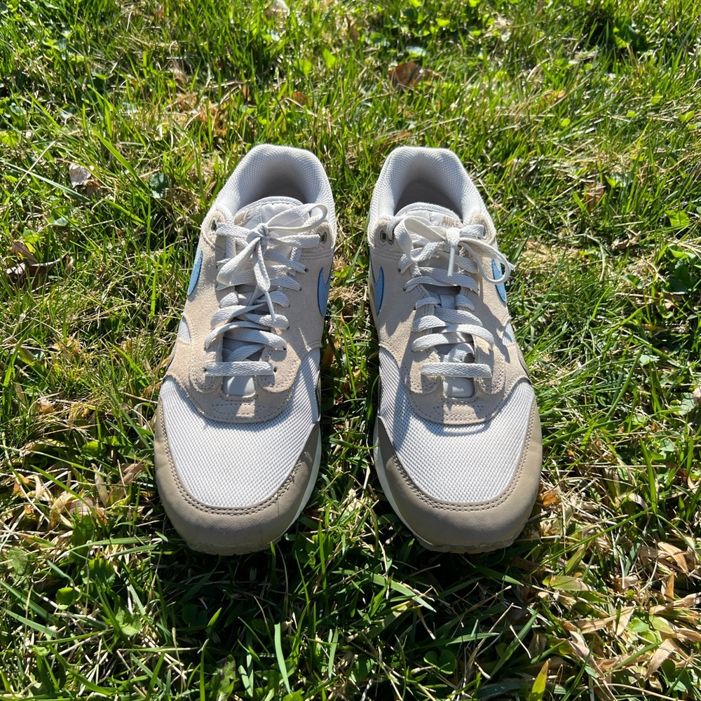 Nike Air Max 1 Essential
Light Bone/Psychic Blue size 13